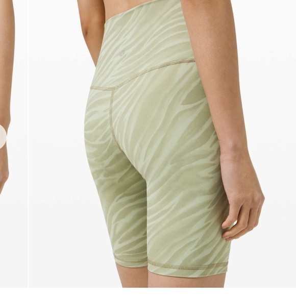 Lululemon Align Biker Short -Size 2 - Picture 4 of 15